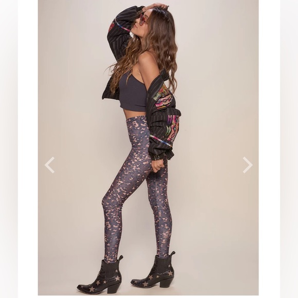 Soft plush velvet! Spirit Hoods Jaguar print leggings - Picture 2 of 5